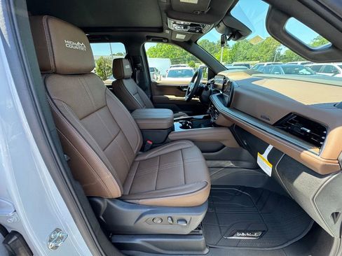 New 2026 Chevrolet Tahoe High Country RWD image 16
