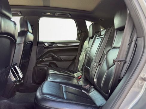 Used 2013 Porsche Cayenne Diesel AWD/4WD image 25