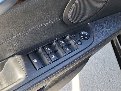 Used 2009 BMW Z4 sDrive30i image 13