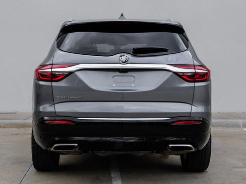 Used 2021 Buick Enclave Essence image 10