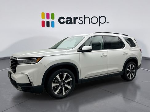 Used 2023 Honda Pilot Touring image 1