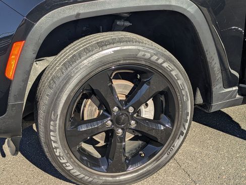 Used 2023 Jeep Grand Cherokee Altitude image 26