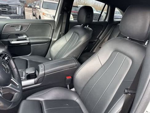 Used 2021 Mercedes-Benz GLA 250 4MATIC w/ Premium Package image 3