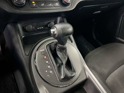 Used 2012 Kia Sportage LX w/ Navigation Pkg FWD image 17