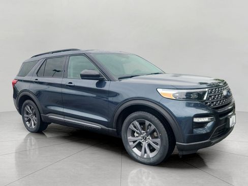 Used 2023 Ford Explorer XLT w/ Equipment Group 202A AWD/4WD image 1