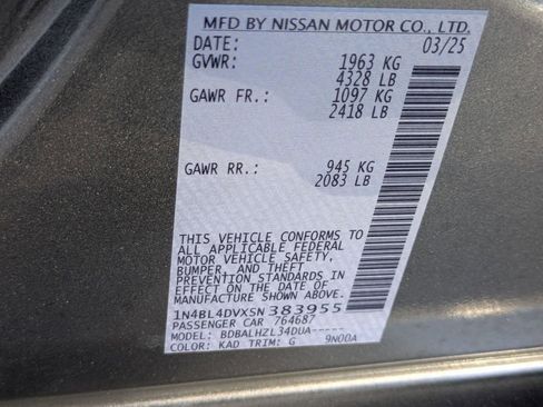 Used 2025 Nissan Altima 2.5 SV FWD image 35
