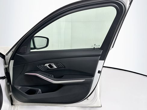Used 2025 BMW 330i Sedan RWD image 33
