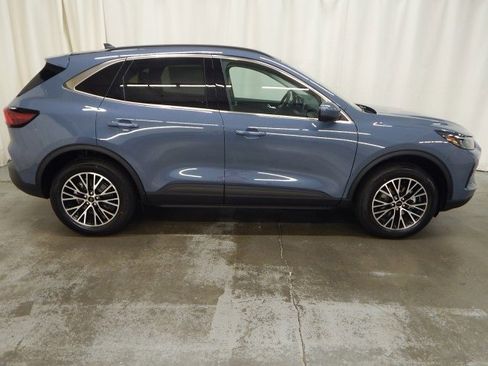 New 2026 Ford Escape Base w/ PHEV Premium Package image 2