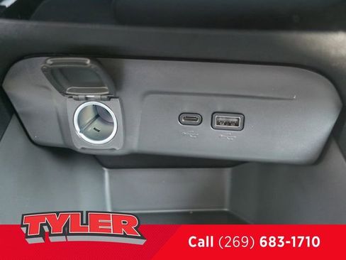 New 2025 Chevrolet Trax LT image 32