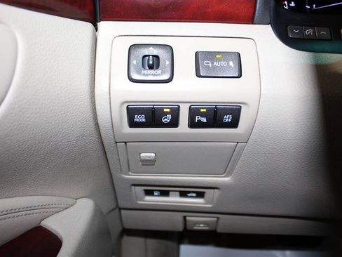 Used 2012 Lexus LS 460 AWD w/ Comfort Pkg image 24