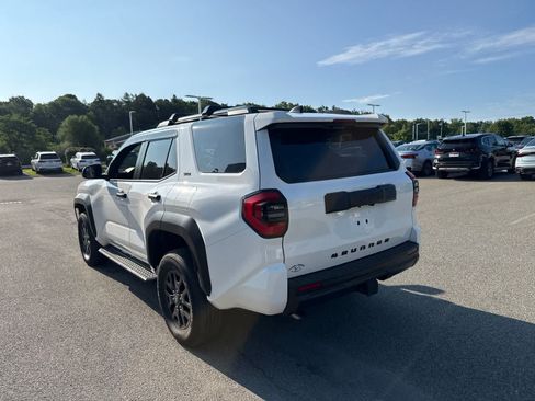 Used 2026 Toyota 4Runner SR5 AWD/4WD image 10