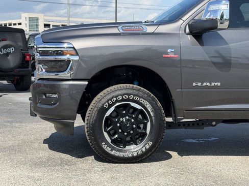 Used 2025 RAM 2500 Laramie AWD/4WD image 10
