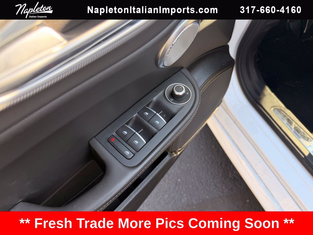 Used 2024 Alfa Romeo Giulia Veloce AWD/4WD image 16