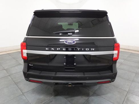 Used 2022 Ford Expedition XLT image 4