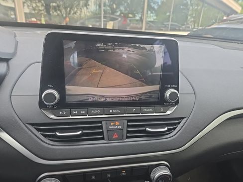 Used 2019 Nissan Altima 2.5 S FWD image 16