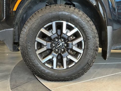 Used 2022 Nissan Frontier SV AWD/4WD image 25