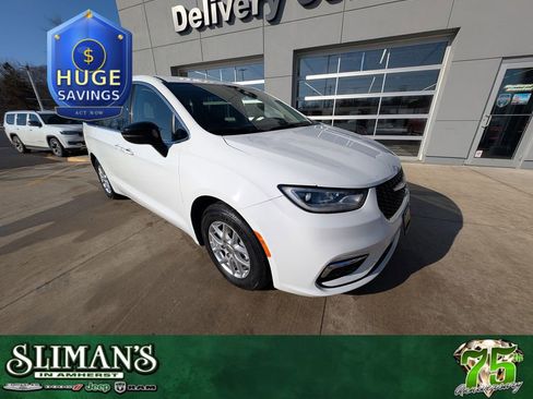Used 2024 Chrysler Pacifica Touring-L FWD image 1