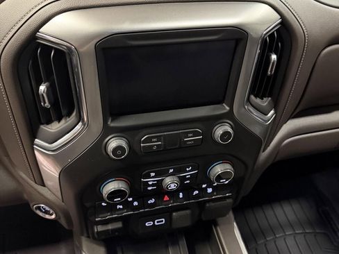 Used 2022 Chevrolet Silverado 1500 LTZ w/ LTZ Convenience Package II AWD/4WD image 14