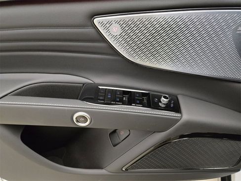 New 2025 Maserati Grecale Modena image 29