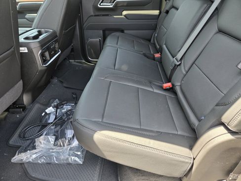 New 2025 GMC Sierra 2500 Denali w/ Denali Reserve Package image 8