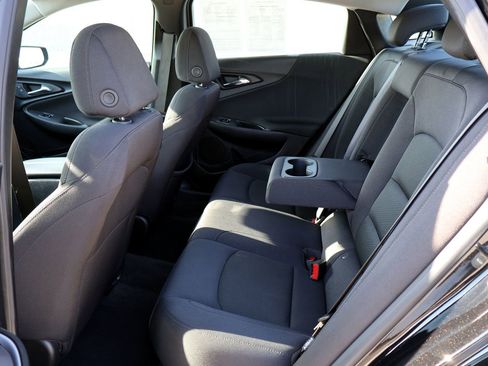 Used 2025 Chevrolet Malibu LT image 18