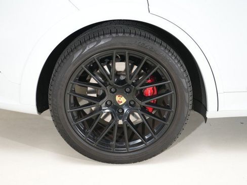 Used 2021 Porsche Cayenne GTS image 30