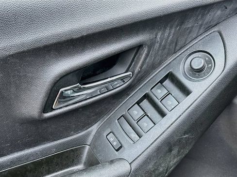Used 2018 Chevrolet Trax LT w/ LT Convenience Package FWD image 17