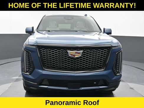 Used 2025 Cadillac Escalade Sport Platinum w/ LPO, Floor Liner Package AWD/4WD image 9