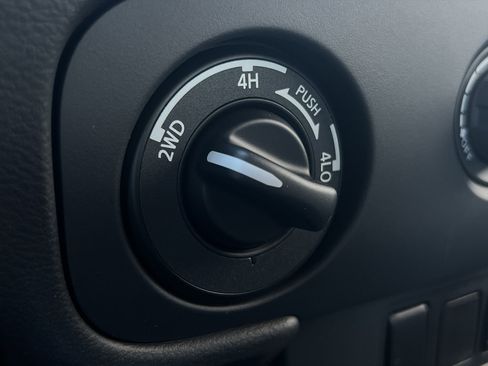 New 2026 Nissan Frontier SV w/ Tow Package image 32