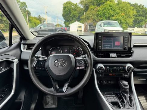 Used 2020 Toyota RAV4 XLE image 22