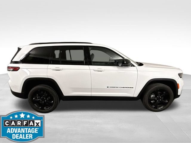 Used 2024 Jeep Grand Cherokee Limited w/ Black Appearance Package AWD/4WD image 8
