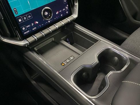 New 2025 GMC Acadia Elevation image 33