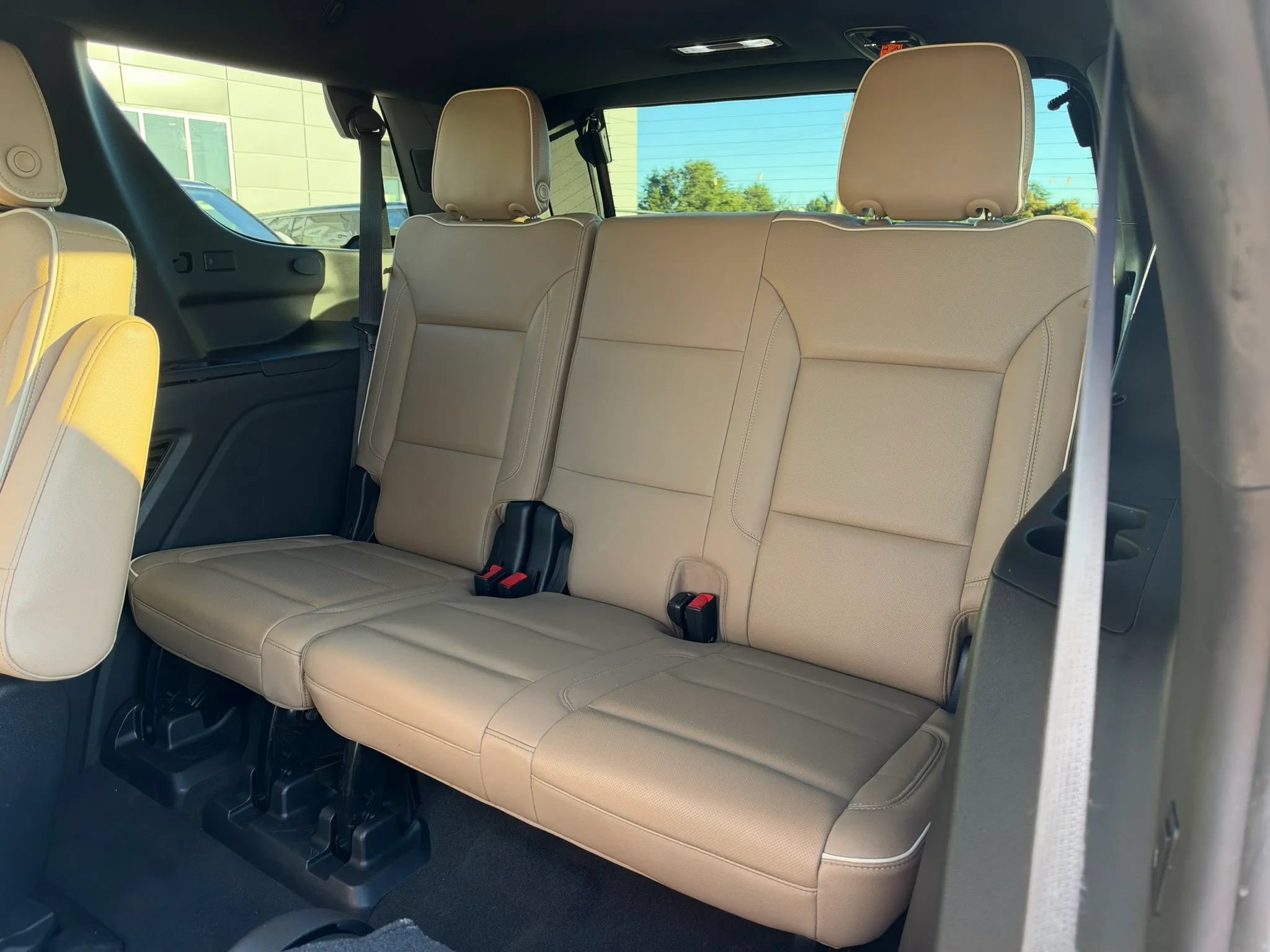 Used 2021 Chevrolet Tahoe Premier AWD/4WD image 11