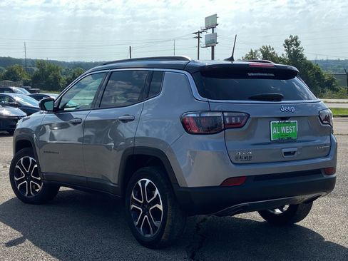 Used 2023 Jeep Compass Limited w/ Sun and Sound Group AWD/4WD image 5