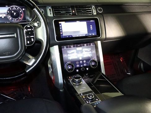 Used 2019 Land Rover Range Rover HSE image 16