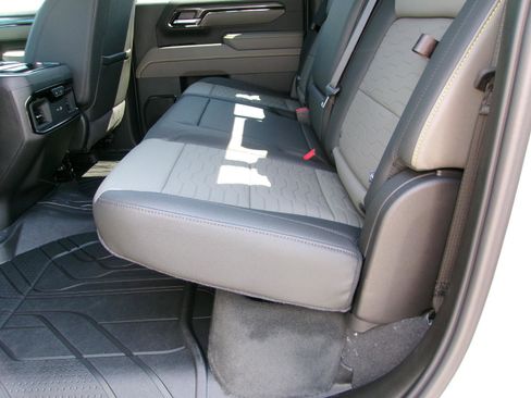 New 2026 Chevrolet Silverado 2500 ZR2 image 14