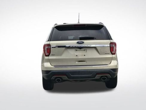 Used 2018 Ford Explorer XLT w/ Equipment Group 202A image 13