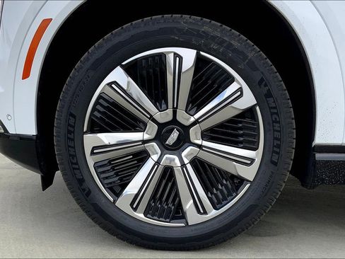 New 2025 Cadillac Escalade IQ Luxury 2 image 13