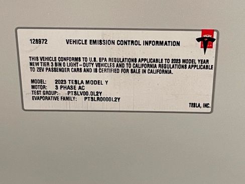 Used 2023 Tesla Model Y Long Range AWD/4WD image 44
