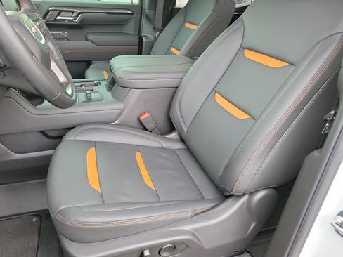 Used 2025 GMC Sierra 1500 AT4 w/ AT4 Premium Package image 13