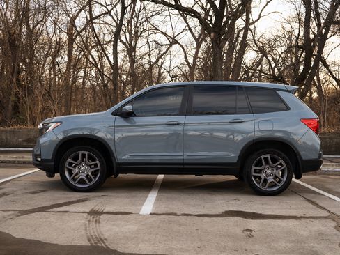 Used 2023 Honda Passport EX-L image 6