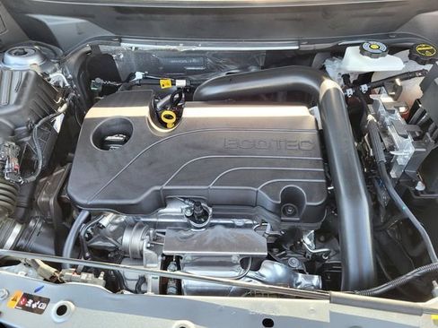 Used 2025 Chevrolet Equinox LT w/ Safety and Technology Package image 27