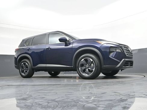 Used 2024 Nissan Rogue SV AWD/4WD image 41