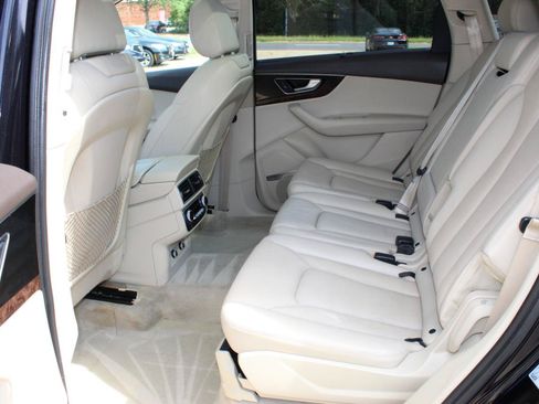 Used 2018 Audi Q7 3.0T Prestige w/ Prestige Package AWD/4WD image 16