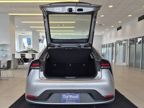 Used 2025 Toyota Prius LE FWD image 9