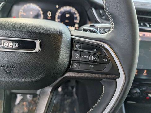 Used 2024 Jeep Grand Cherokee Limited w/ MOPAR Finishing Package image 12