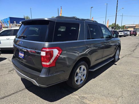 Used 2018 Ford Expedition XLT w/ Equipment Group 202A AWD/4WD image 12
