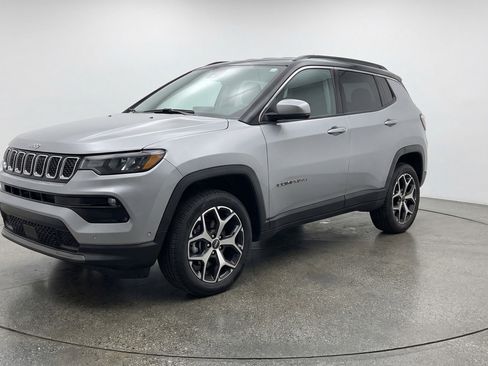 Used 2025 Jeep Compass Limited image 3