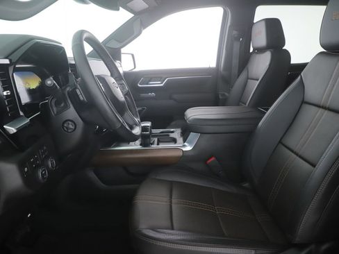 Used 2026 Chevrolet Silverado 1500 High Country w/ Midnight Edition AWD/4WD image 16