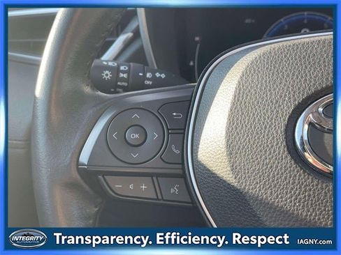 Used 2023 Toyota Corolla Cross XLE image 21